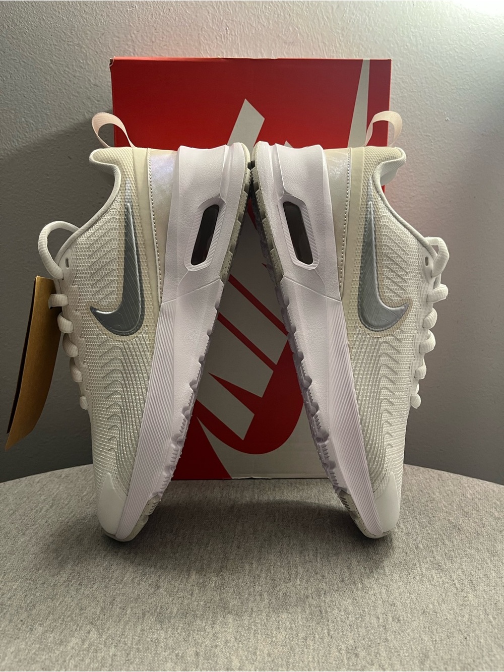 Nike Air Max Nuaxis SE White Metallic Sliver Women's Shoe Size 8 IB4341-100 - Picture 7 of 11